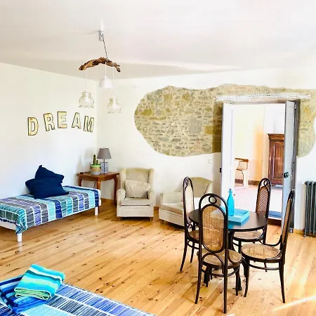 D'hotes Domaine Saint-joly فندق مبيت وإفطار