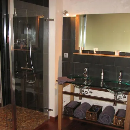 D'hotes Domaine Saint-joly فندق مبيت وإفطار 3*