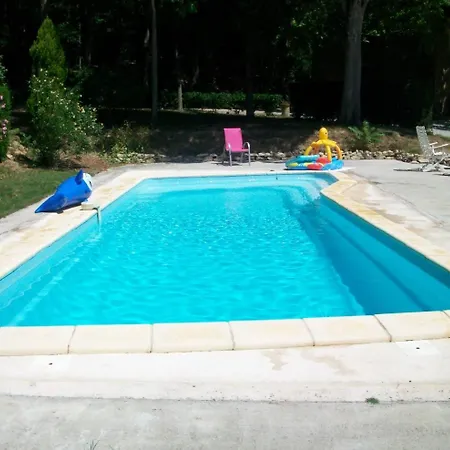 فندق مبيت وإفطار D'hotes Domaine Saint-joly 3*