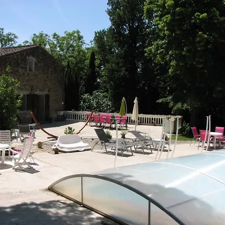 D'hotes Domaine Saint-joly فندق مبيت وإفطار 3*